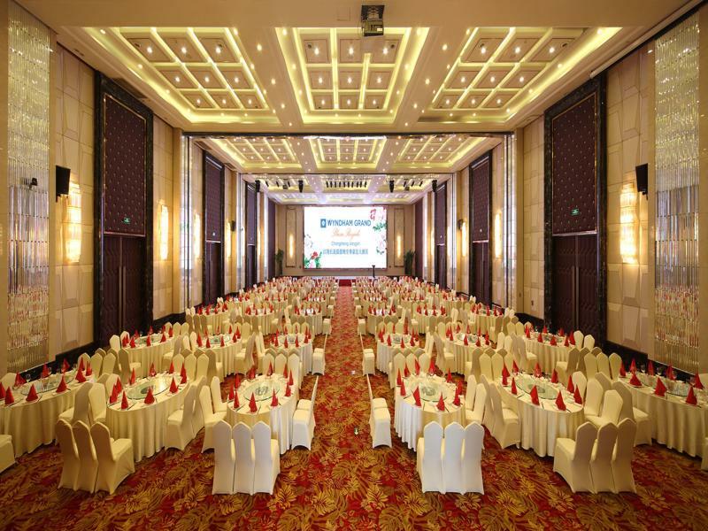 Wyndham Grand Plaza Royale Changsheng Jiangyin Exteriör bild